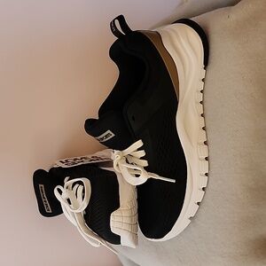 Love & Sports Black sneakers